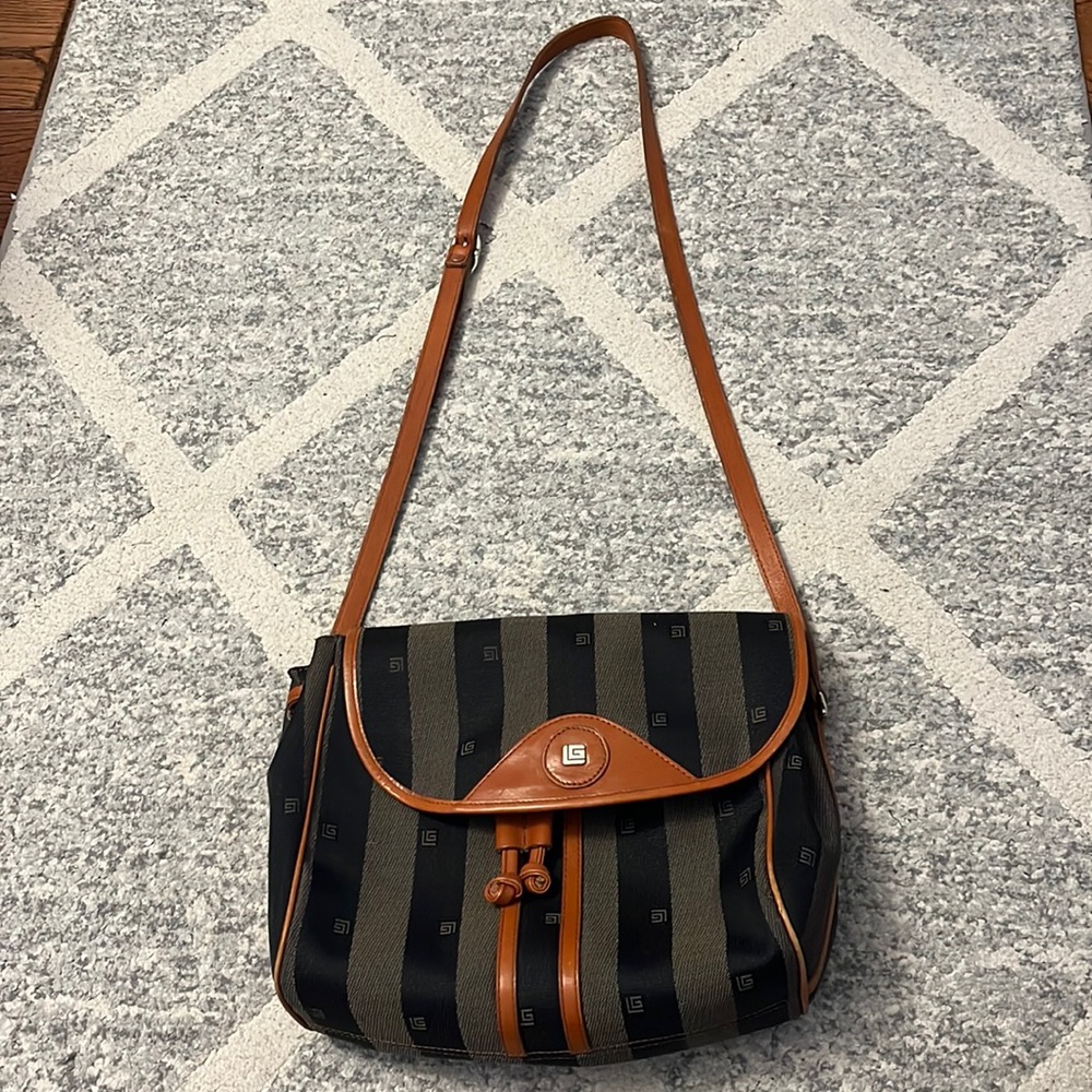 Guy Laroche vintage leather and canvas bag 🔥